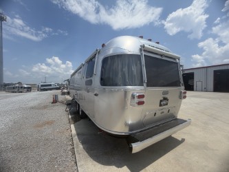 2026 AIRSTREAM GLOBETROTTER 30RBQ - Image 3