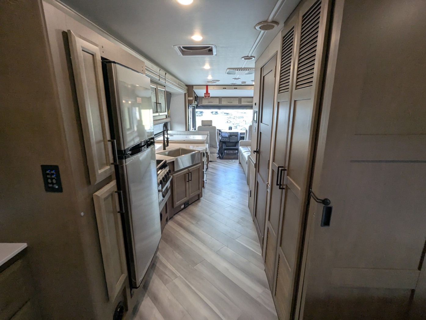 2026 Holiday Rambler Invicta 33HB - Image 32