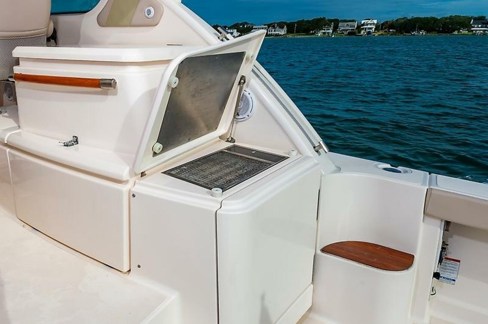 2015 Tiara Yachts 39 Coronet - Image 12