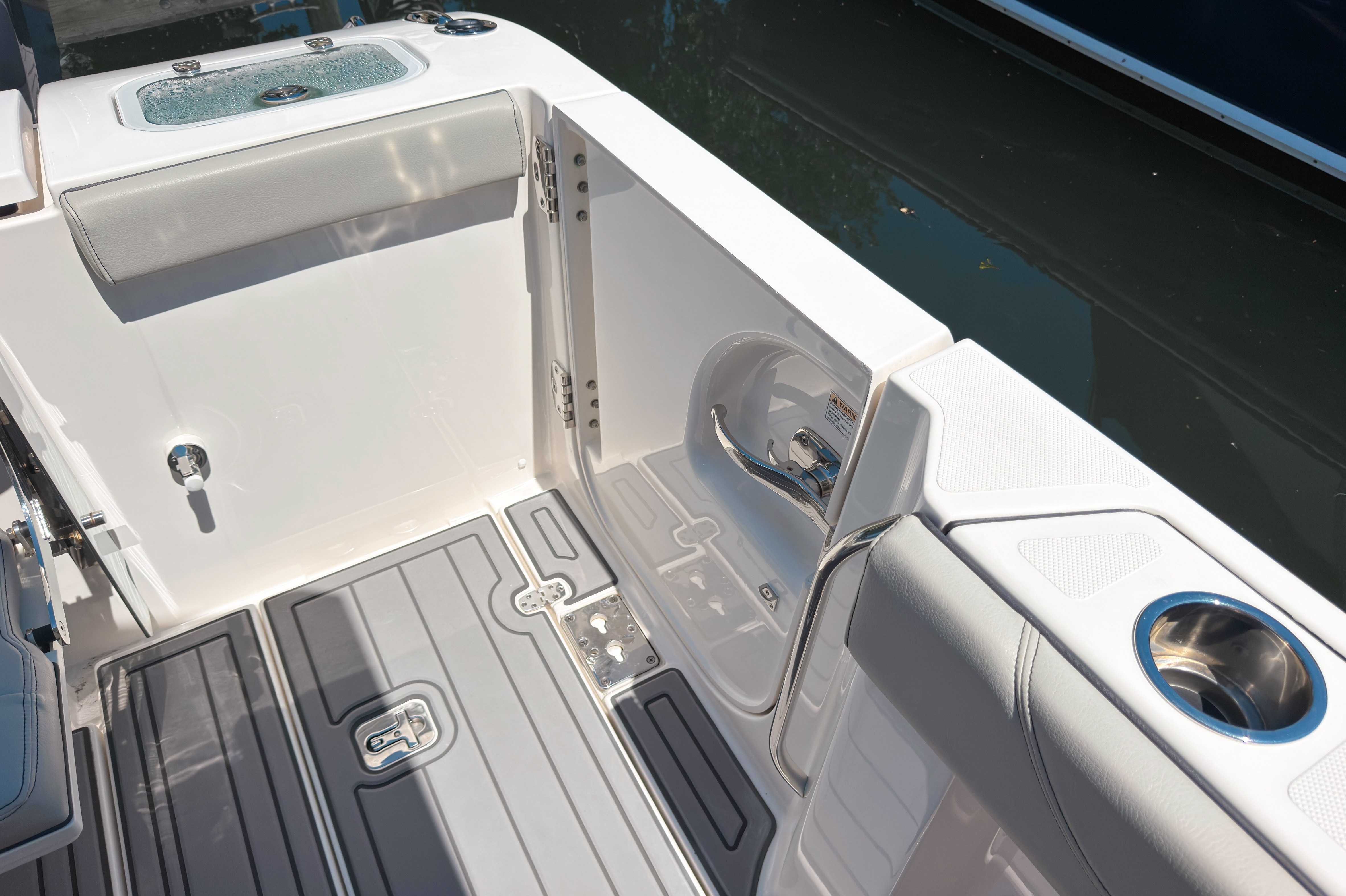 2022 PURSUIT S 288 Sport Base - Image 15