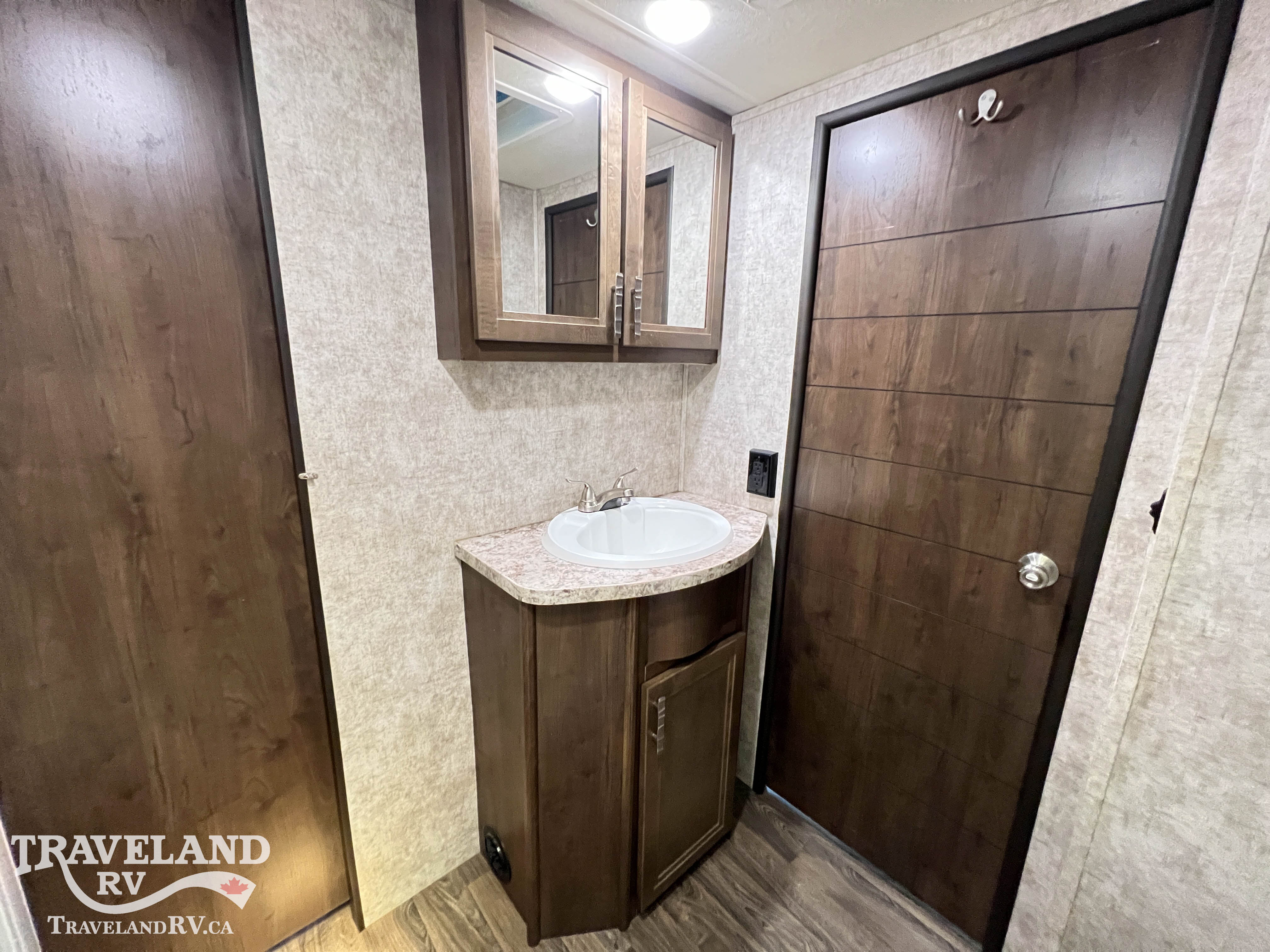 2019 Highland Ridge Highlander HF350H - Image 20