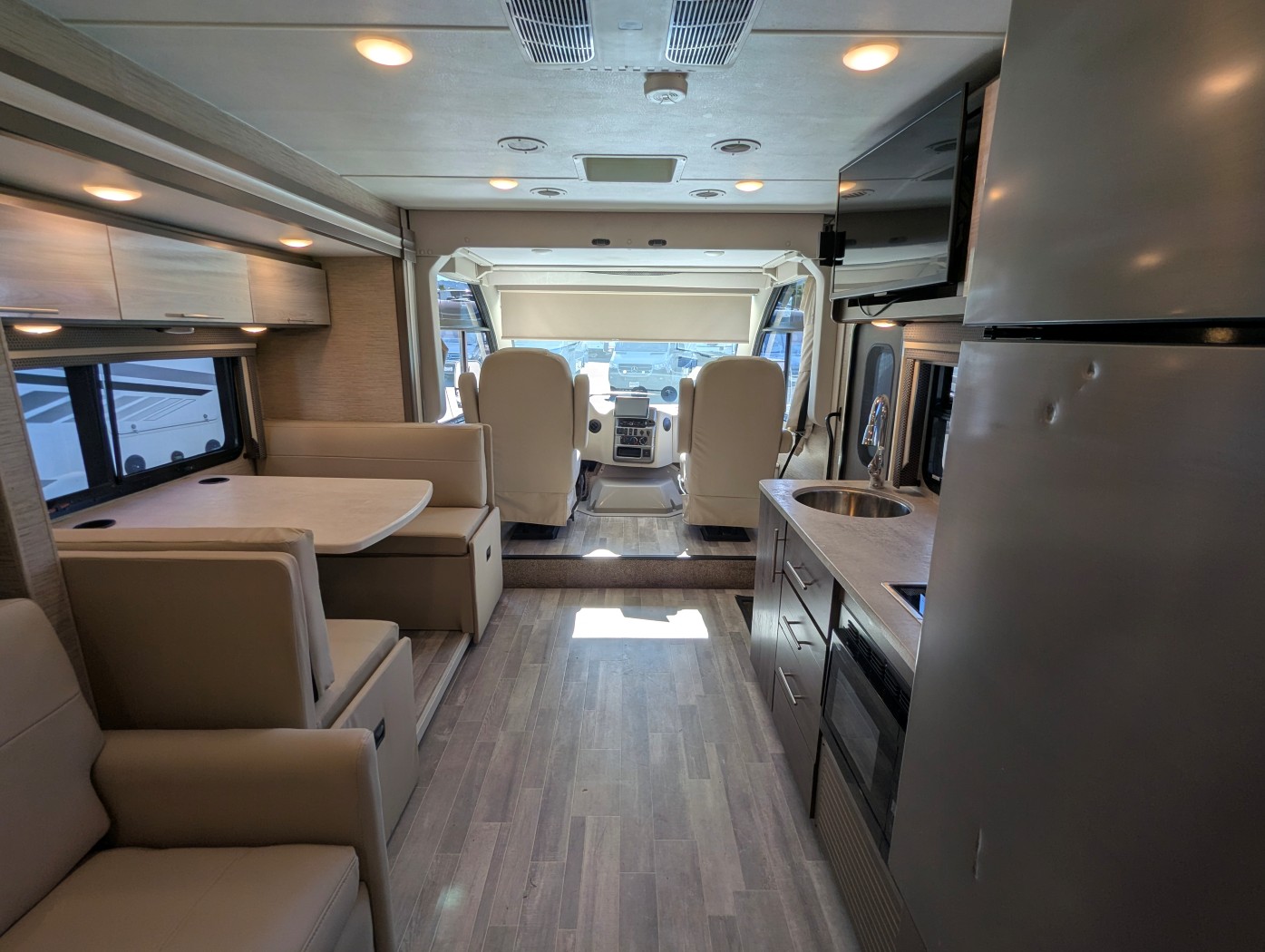 2023 Thor Motor Coach Axis 24.4 - Image 27