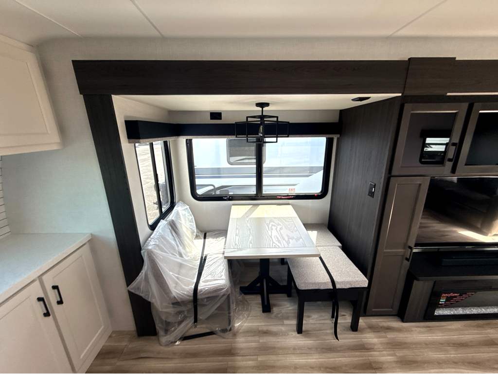 2027 VENTURE RV SPORTTREK 333VFK - Image 14