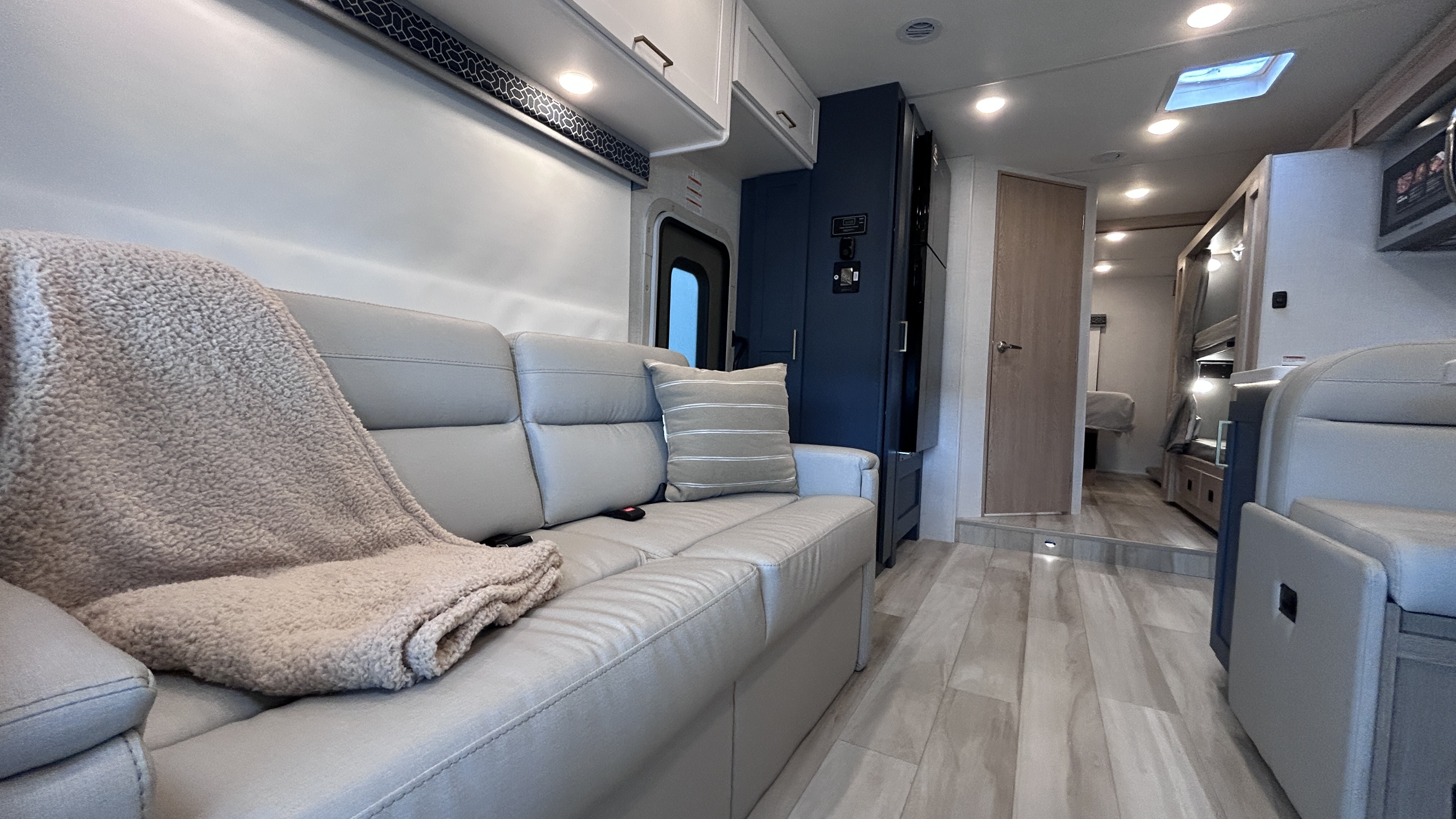 2026 Thor Motor Coach Quantum LF31 - Image 14