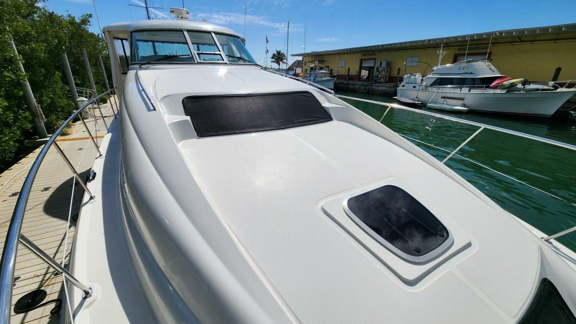 2004 Sea Ray 390 Motor Yacht - Image 21