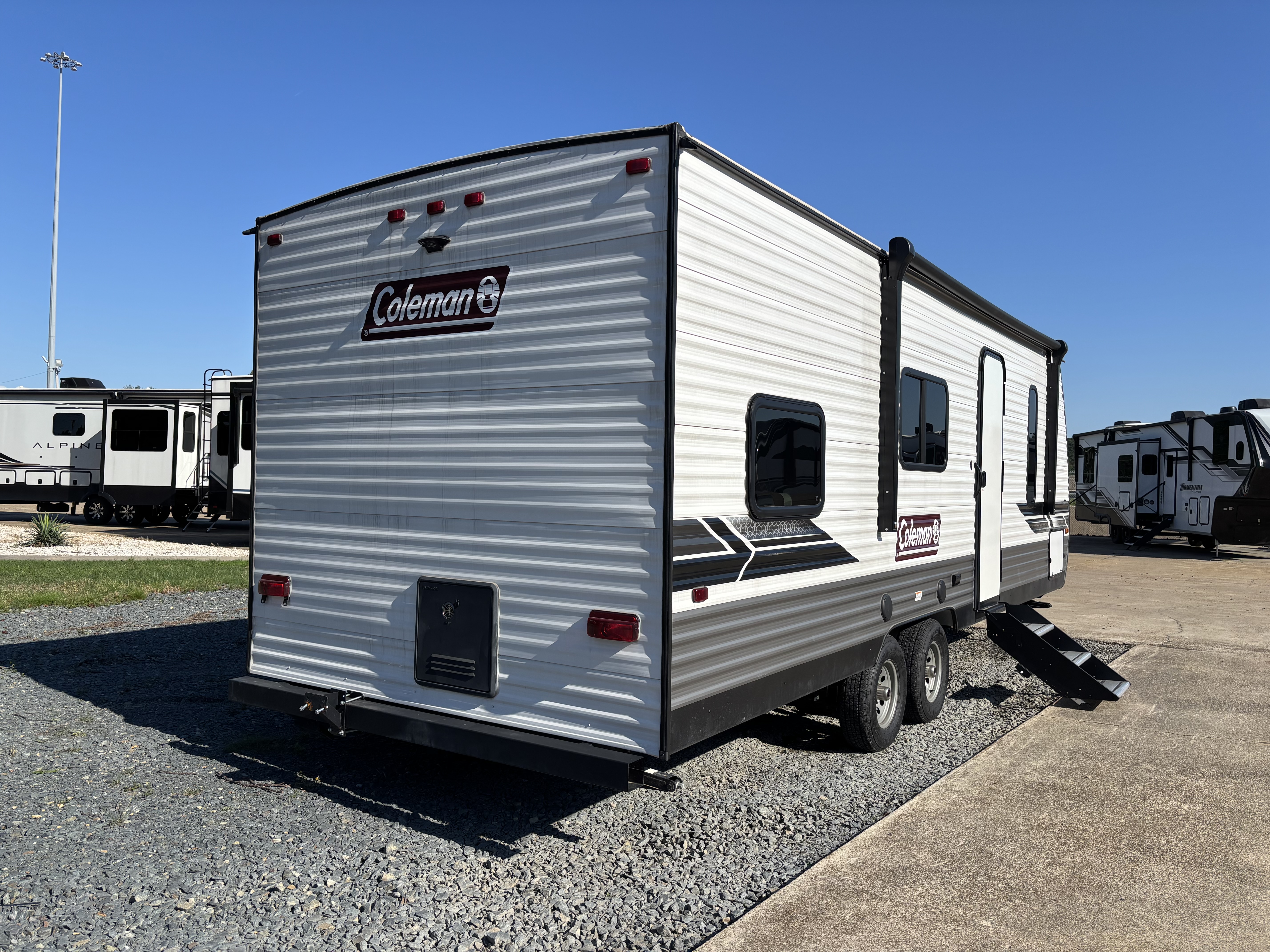 2024 Dutchmen Coleman Lantern LT 274BH - Image 8
