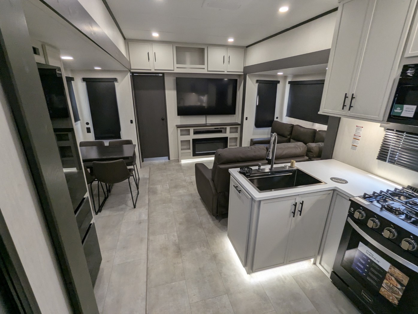 2026 Forest River CRUSADER 2SUITE - Image 19