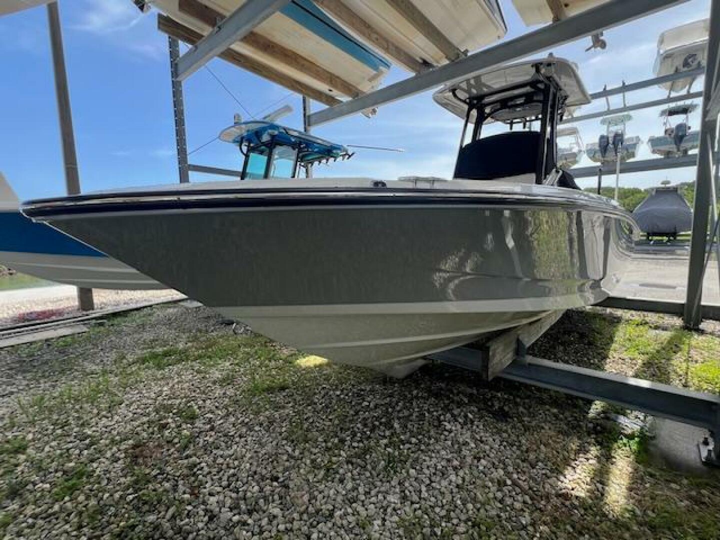 2023 Boston Whaler 250 DAUNTLESS Base - Image 20