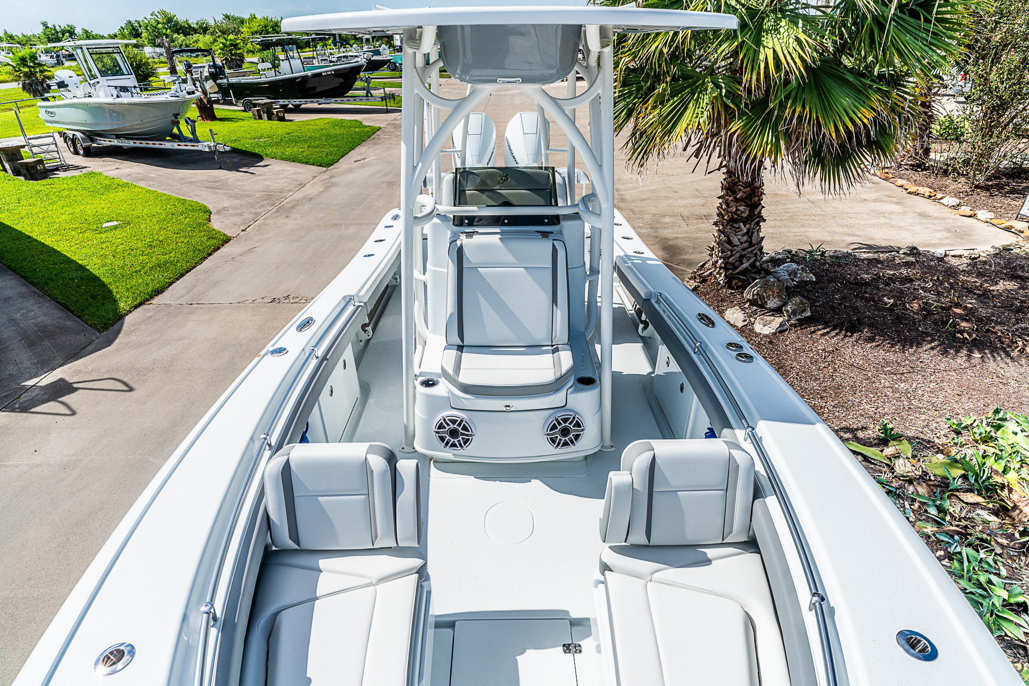 2027 YELLOWFIN 26 Hybrid Base - Image 19