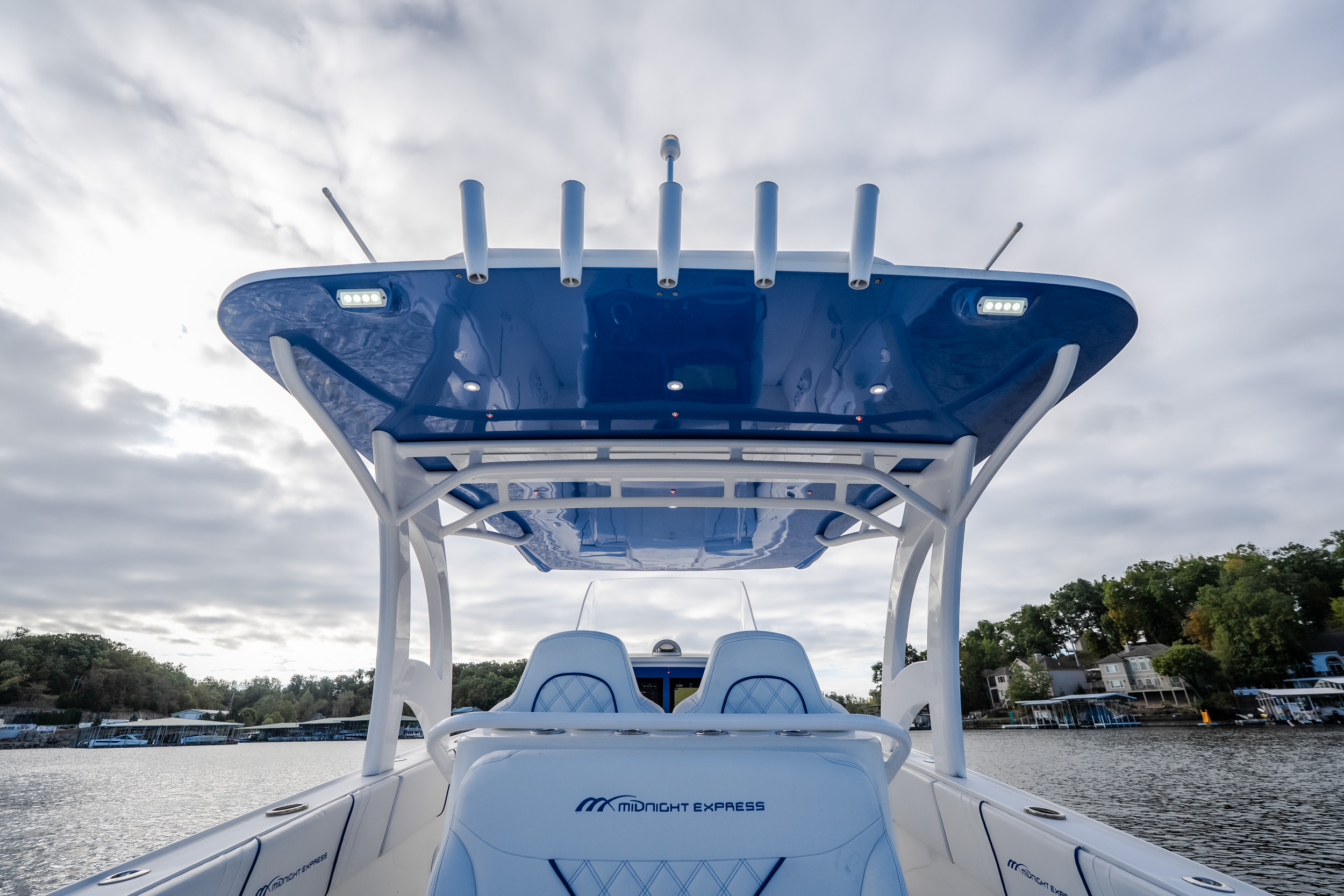 2017 Midnight Express 39 Cuddy  - Image 21