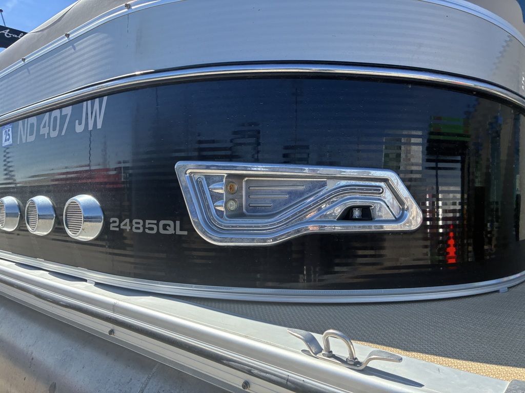 2014 Avalon C SERIES WIND JAMMER 24 - Image 4