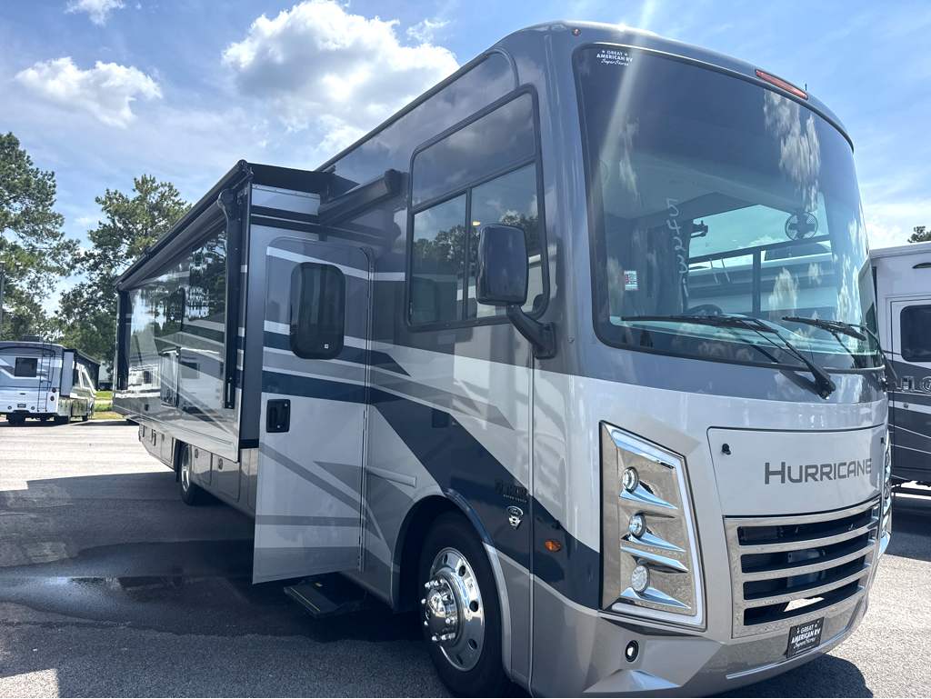 2027 THOR MOTOR COACH HURRICANE 36H - Image 1