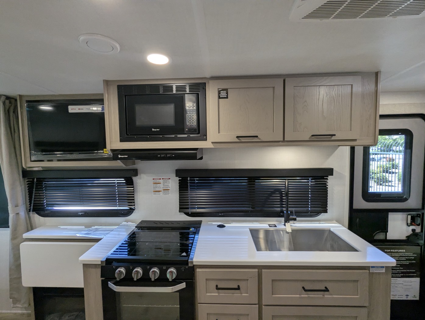2026 Forest River Rockwood Mini Lite 2205S - Image 11
