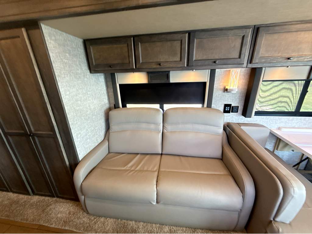 2023 TIFFIN ALLEGRO 36UA - Image 17