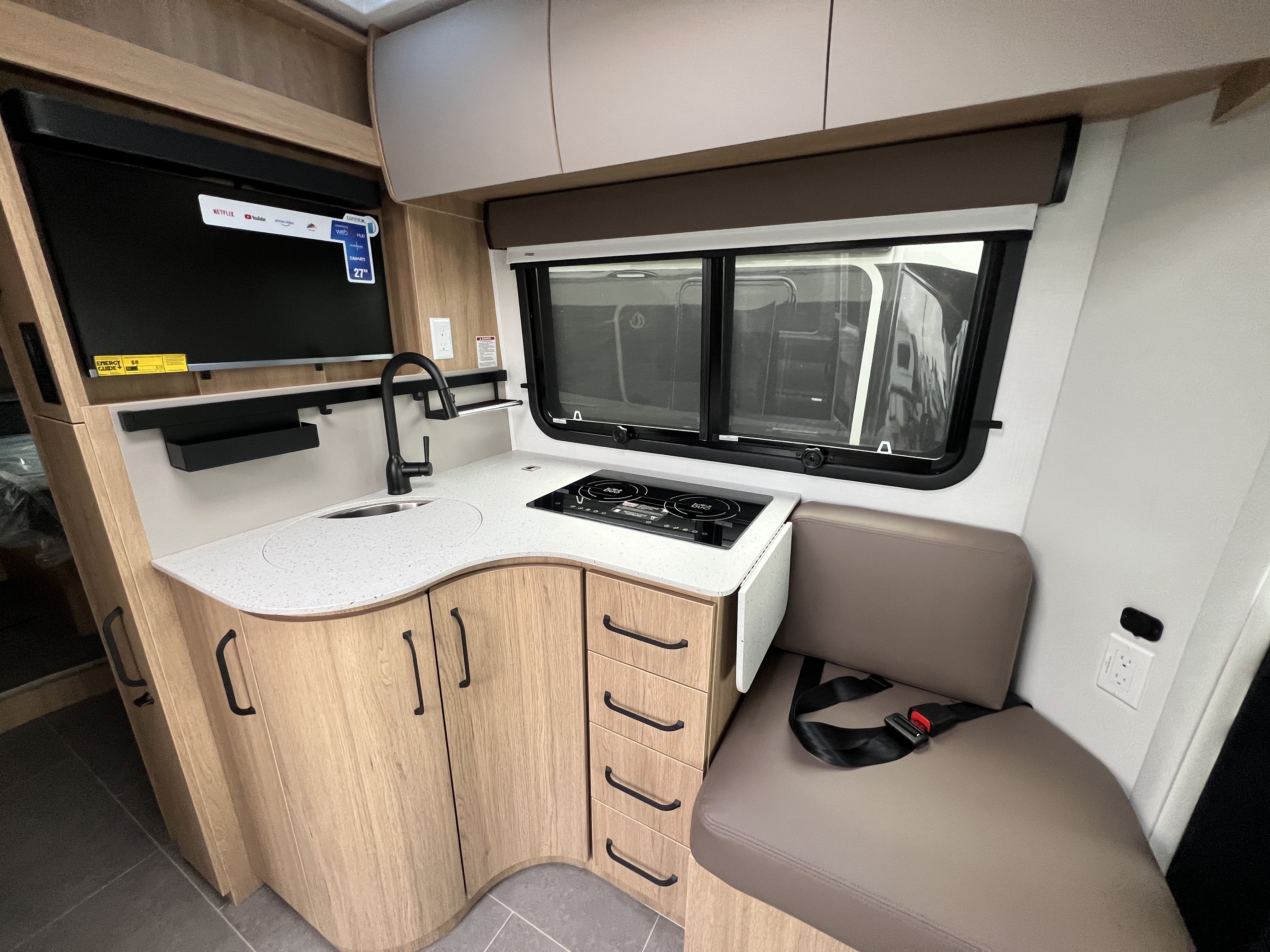 2027 Leisure Travel UNITY U24TB-AWD - Image 10