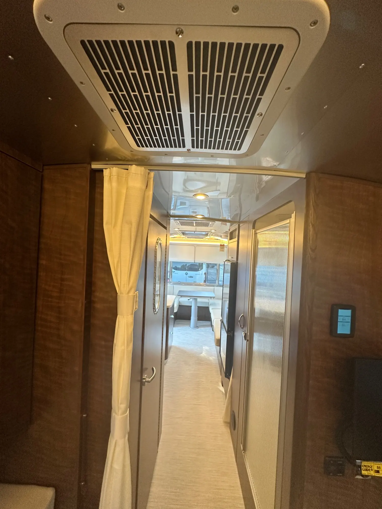 2027 Airstream Globetrotter 25FBT - Image 13
