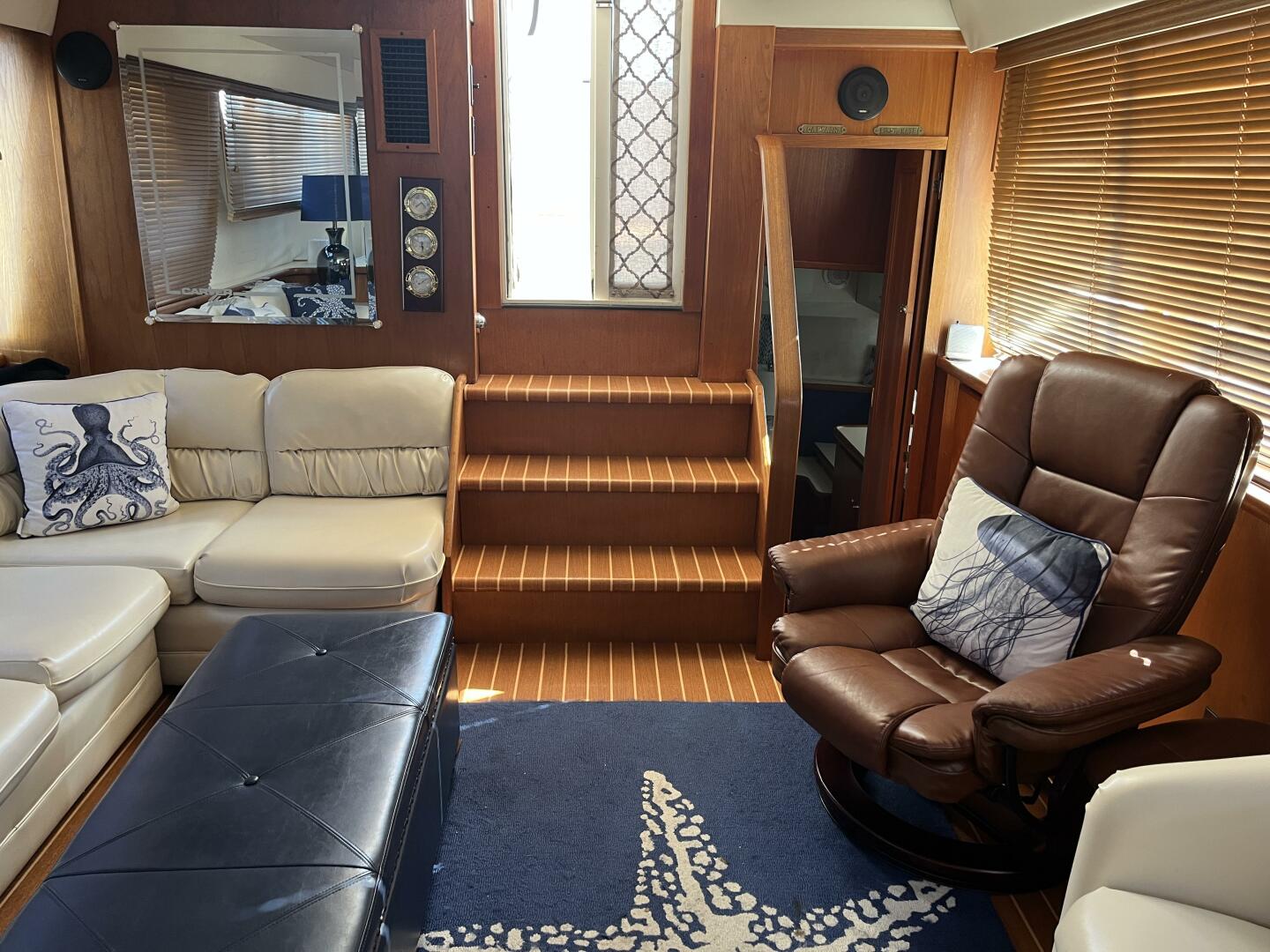 1995 Carver 440 Aft Cabin - Image 9