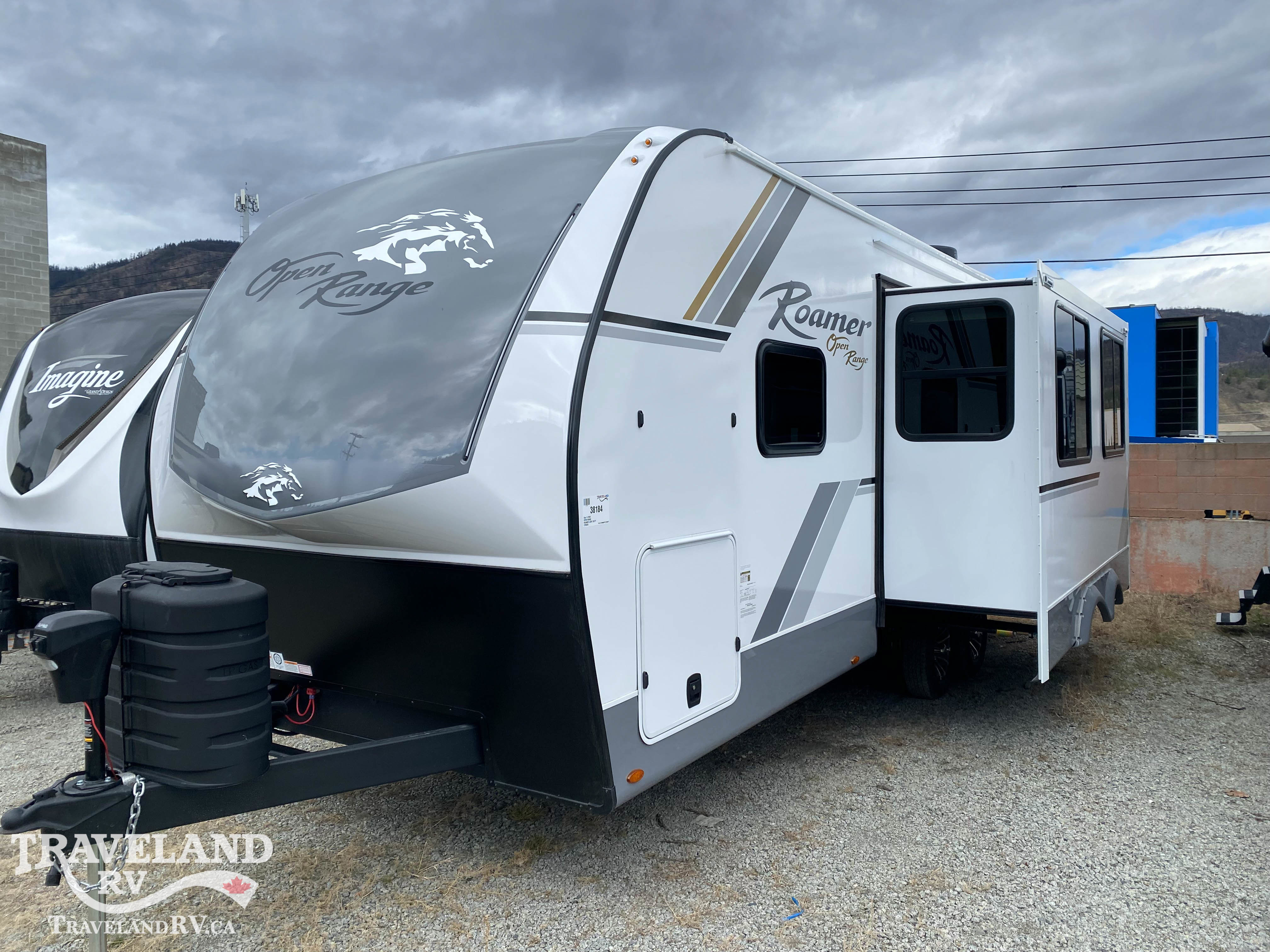 2026 Highland Ridge Roamer Light Duty 27RBOS - Image 6