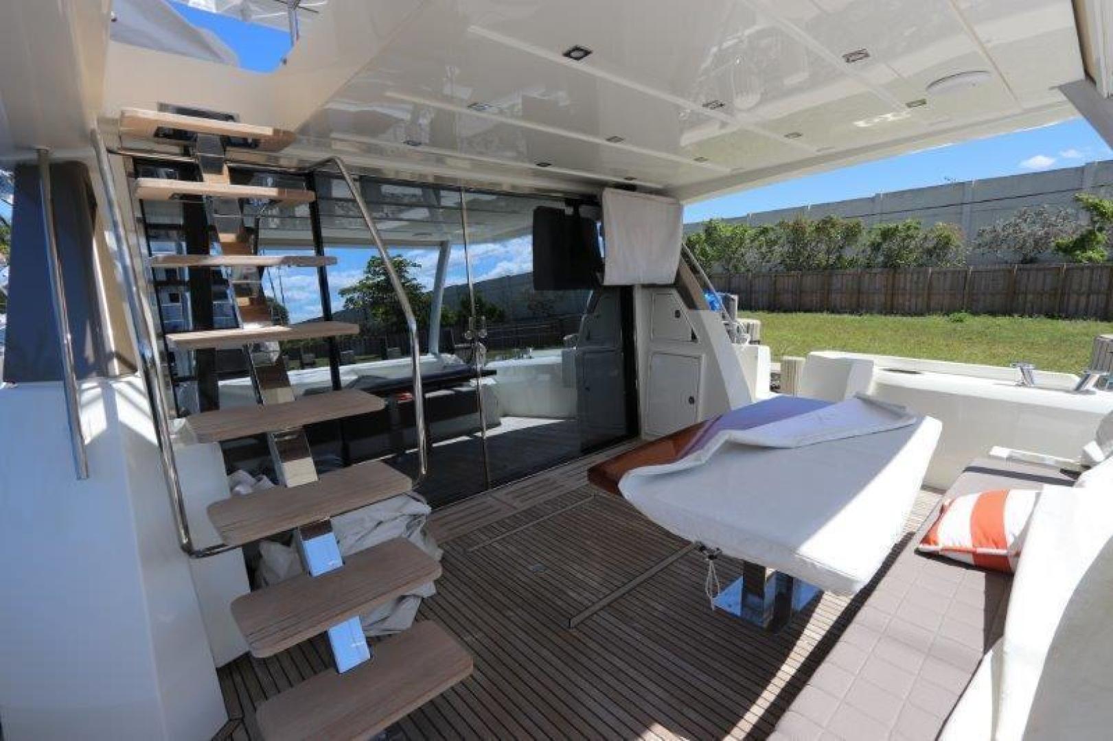2017 Prestige Motoryacht - Image 6