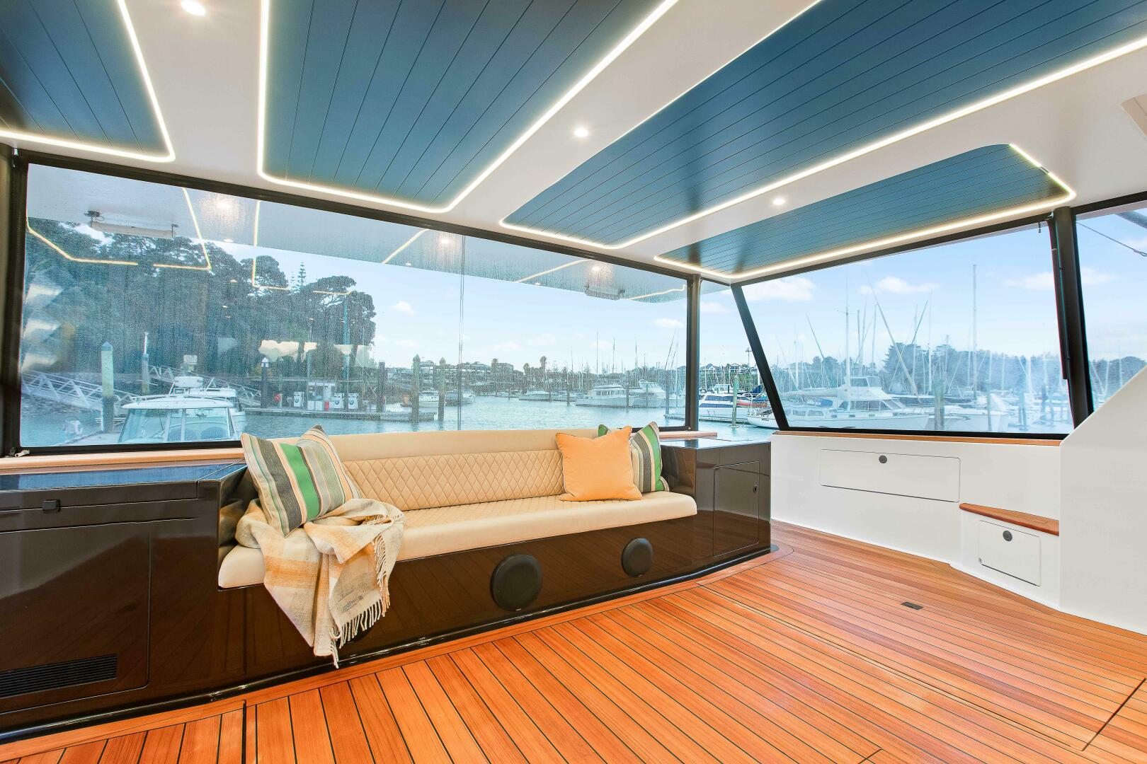 2021 Valder Yachts Power Cat - Image 6