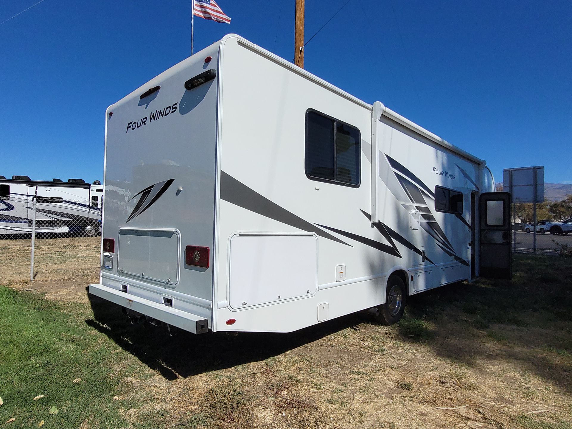 2025 Thor Motor Coach Four Winds 31MV - Image 6