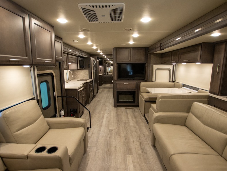 2022 Thor Motor Coach Palazzo 37.4 - Image 5
