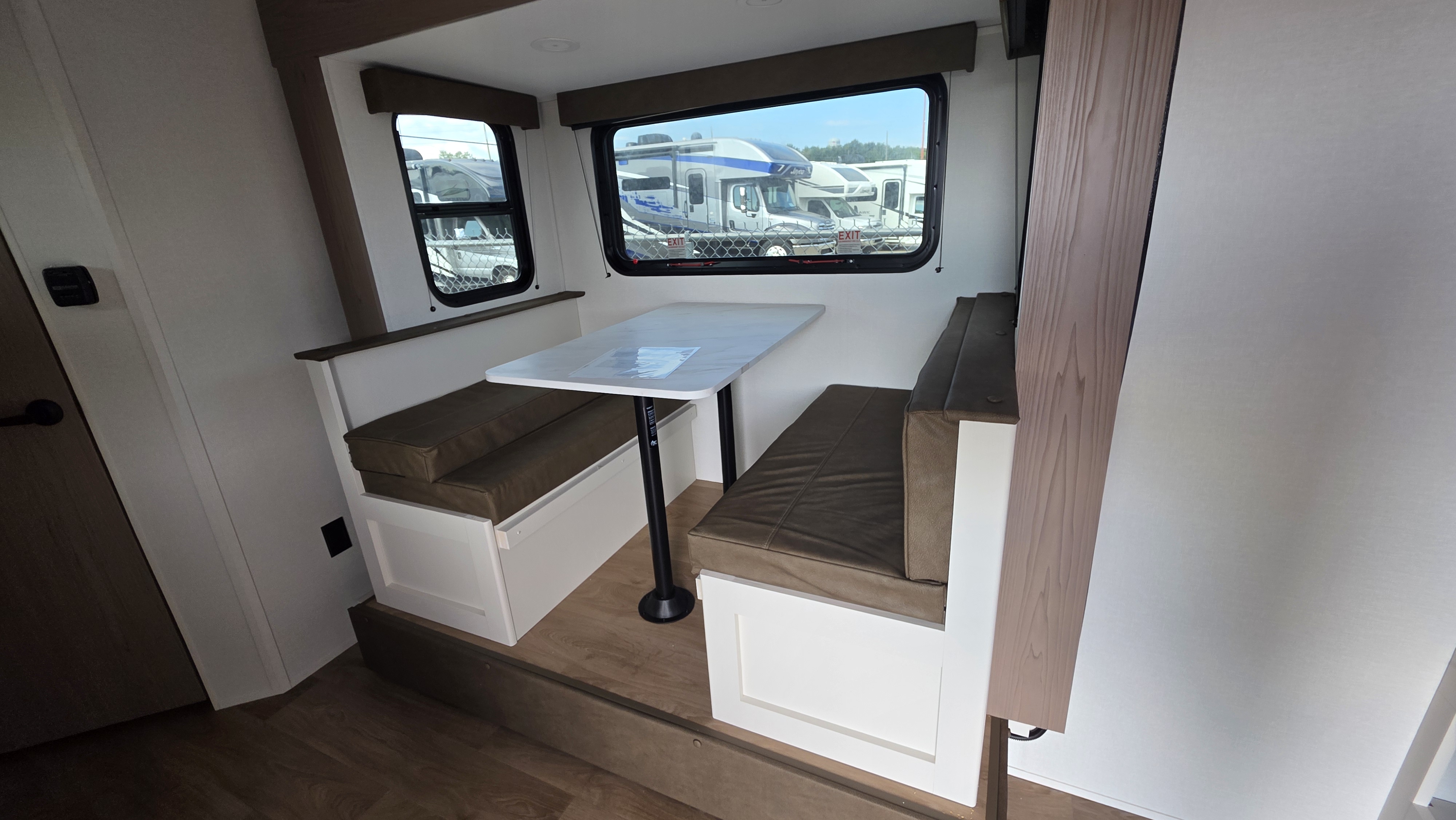 2027 GRAND DESIGN TRANSCEND 161DB - Image 11