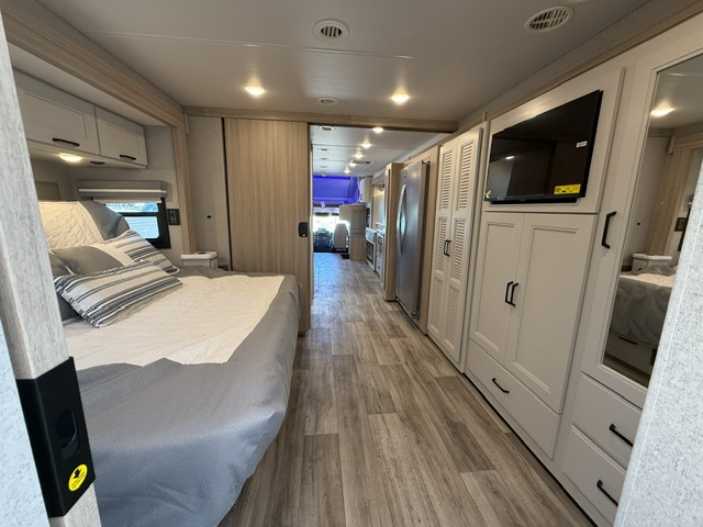 2027 Thor Motor Coach Inception 38DX - Image 23