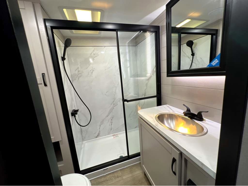 2026 JAYCO SEISMIC 395 - Image 18