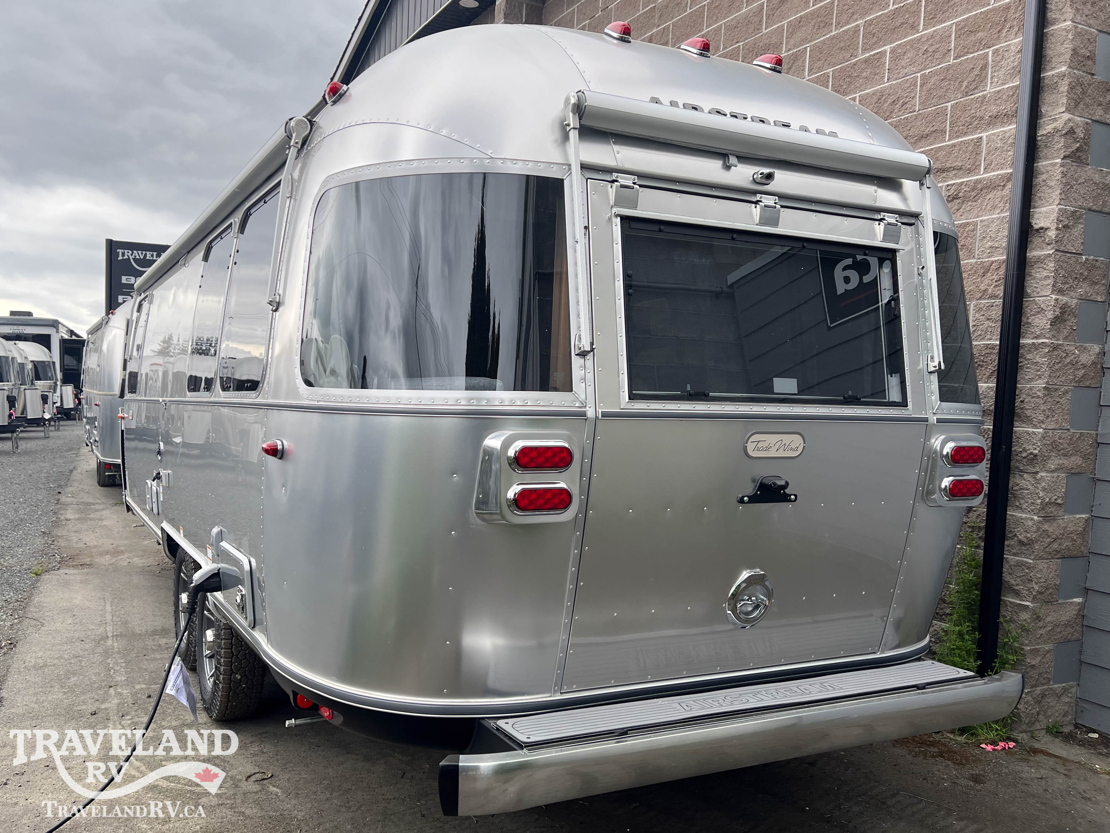 2026 Airstream Tradewind 25FBQ - Image 5