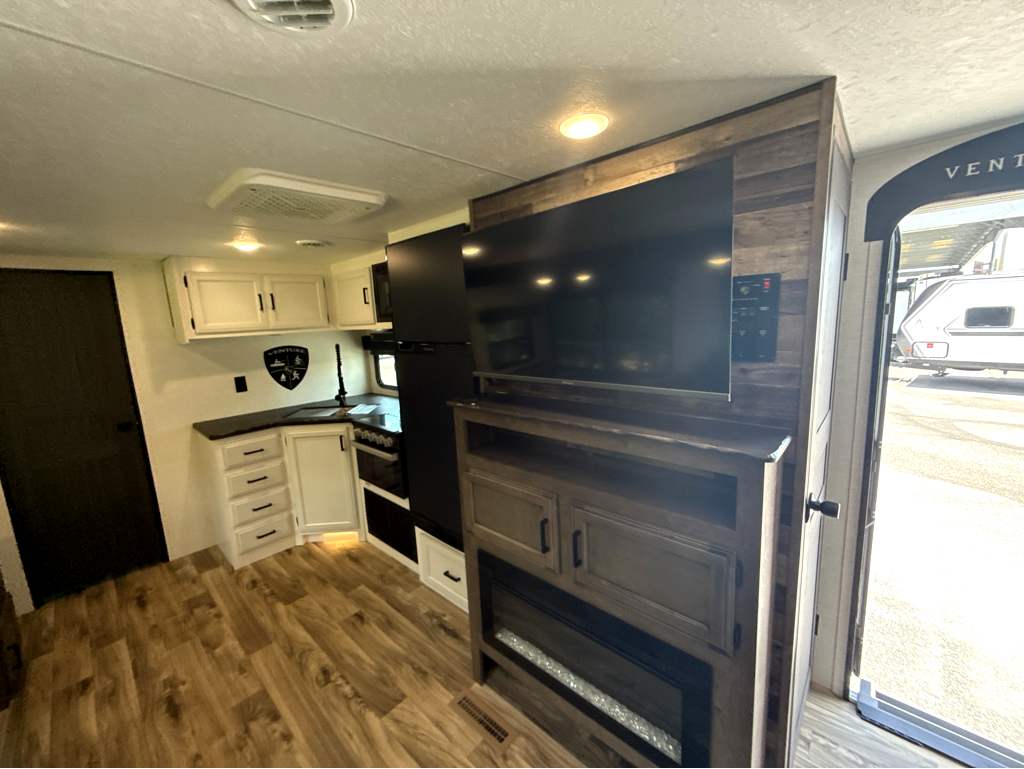 2024 VENTURE RV STRATUS 261VRB - Image 10