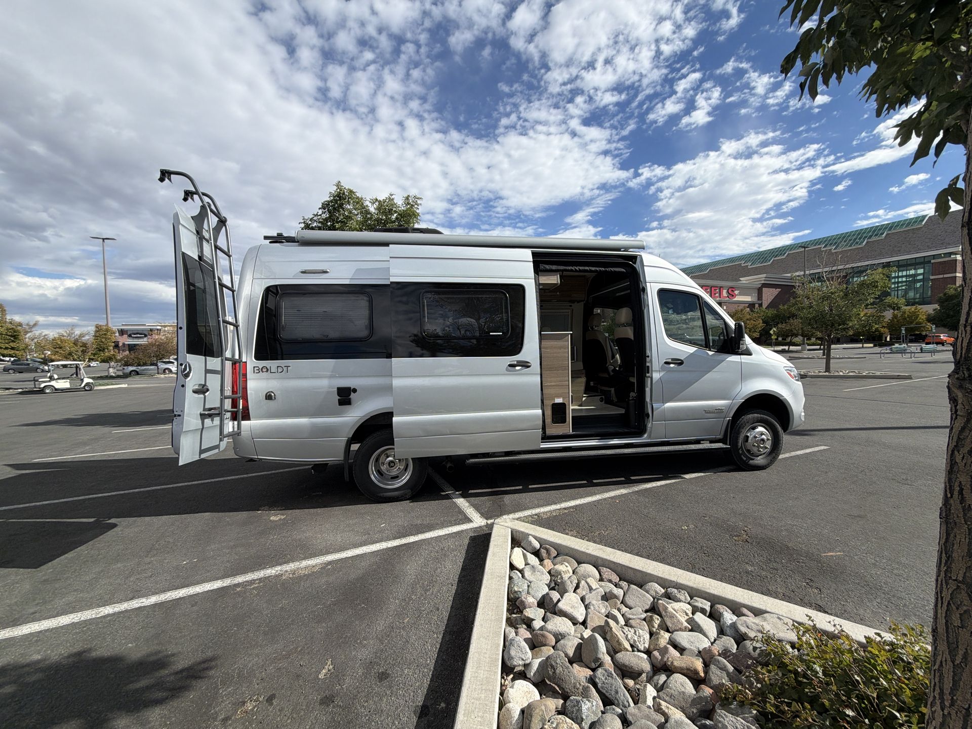 2020 Winnebago Boldt 70BL - Image 9