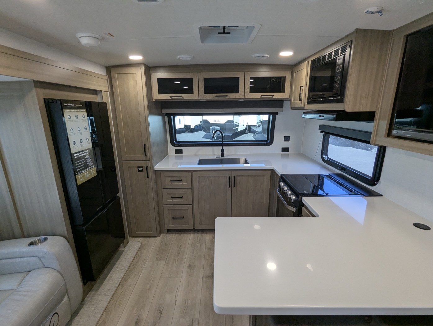 2027 Forest River Rockwood Mini Lite 2523MBR - Image 10