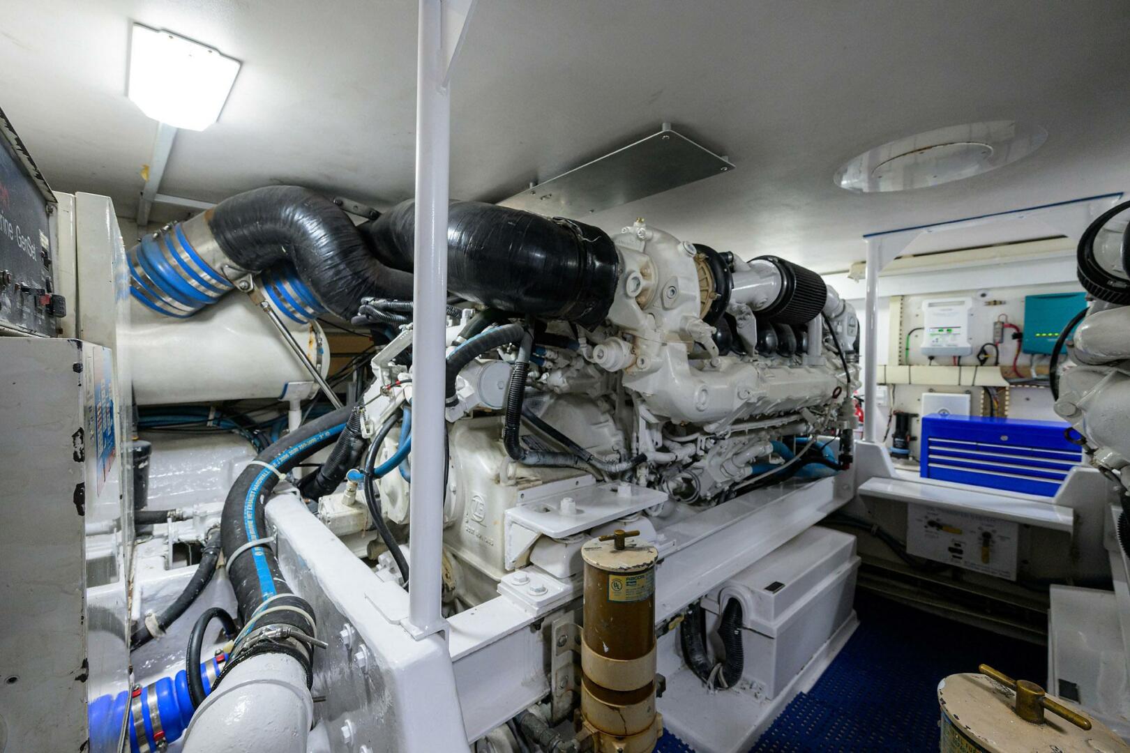 2000 Viking 50 Convertible - Image 52