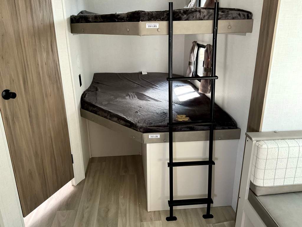 2027 KZ SPORTSMEN 261 BHK - Image 26