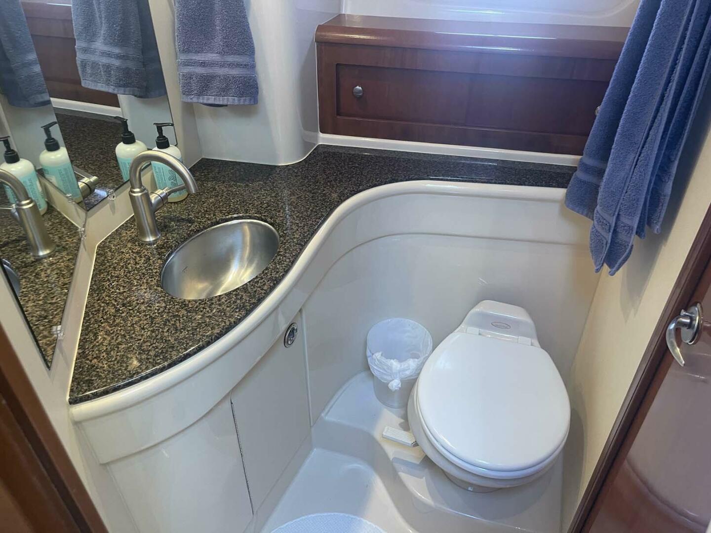 2006 Meridian 411 Sedan - Image 43