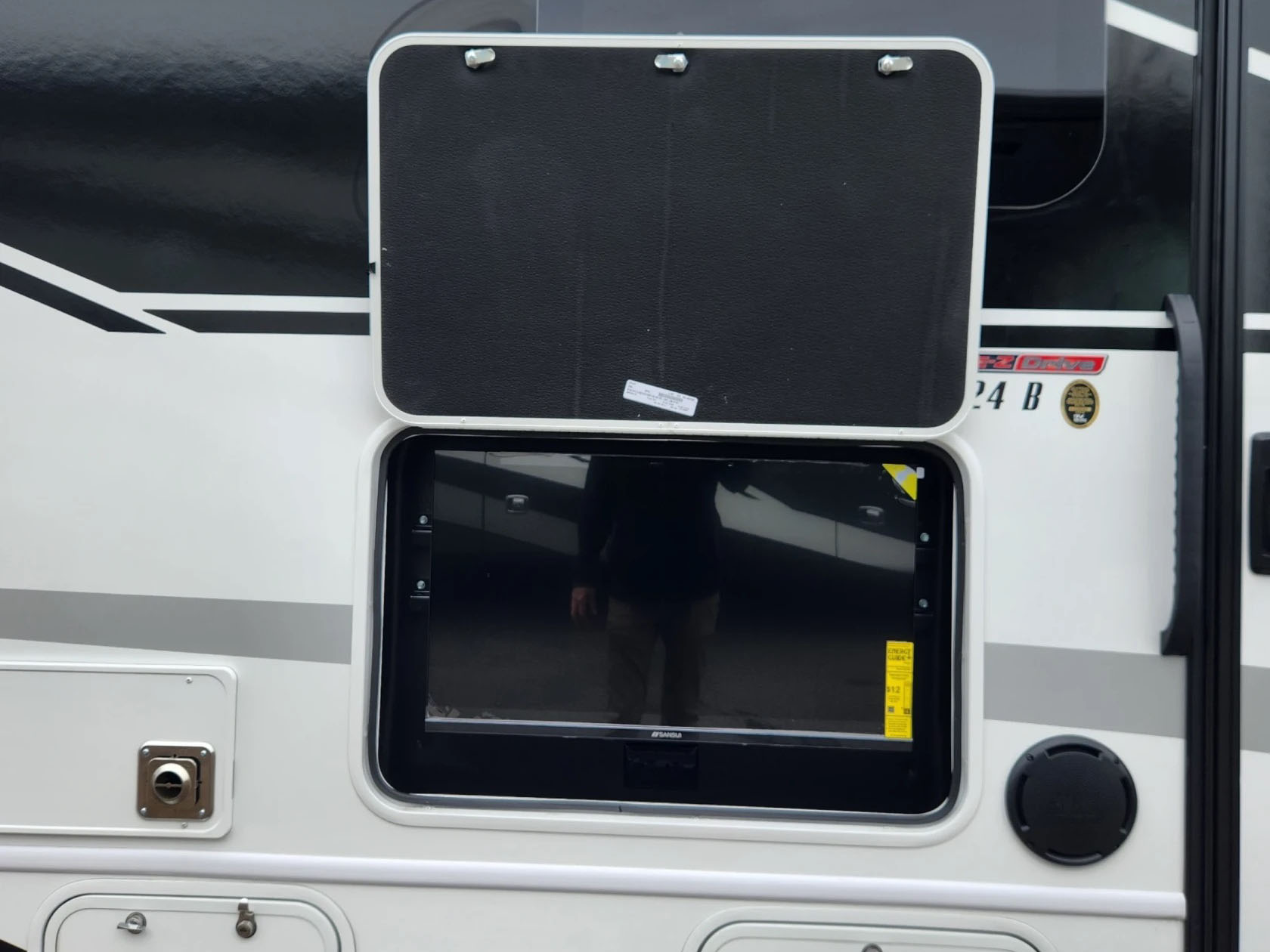 2027 ENTEGRA COACH ODYSSEY 24B - Image 6