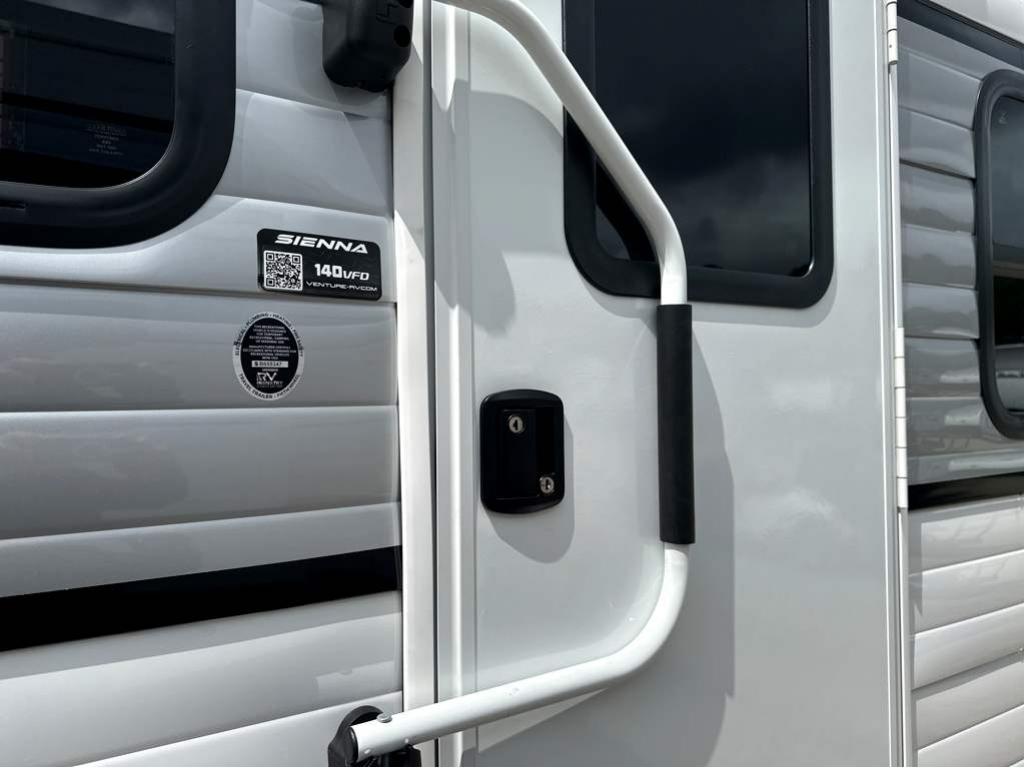 2026 VENTURE RV SIENNA 140VFD - Image 14