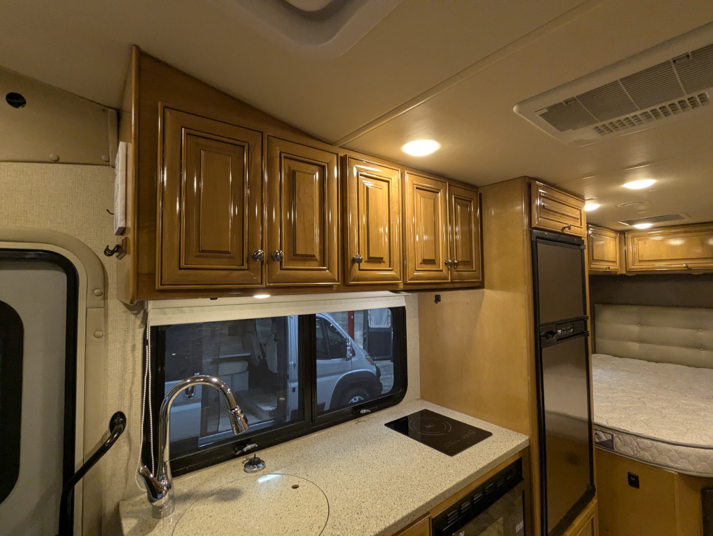 2018 Thor Motor Coach Citation Sprinter 24SJ - Image 15