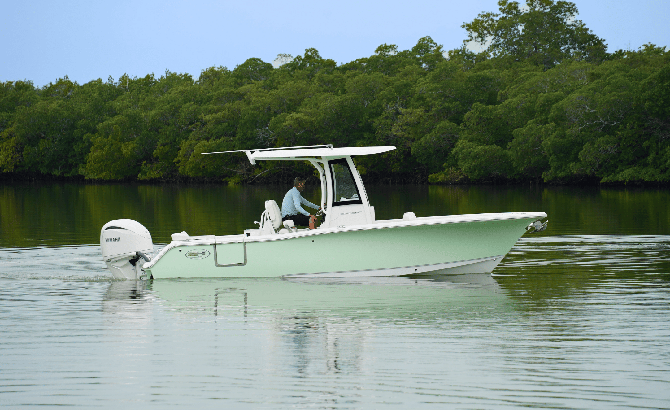 2027 SEA HUNT ULTRA 245SE - Image 1