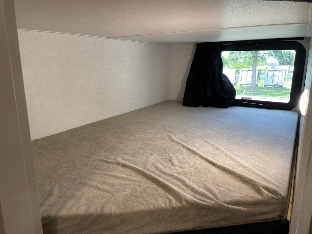 2027 Jayco Jay Feather SL 26BHSL - Image 17