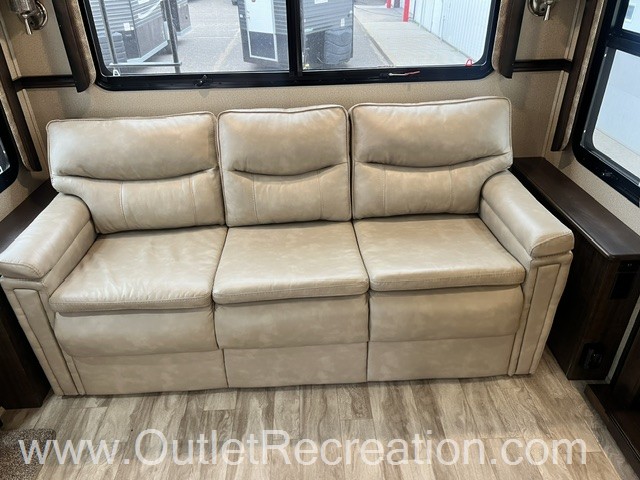 2019 Grand Design Solitude 385GK - Image 13