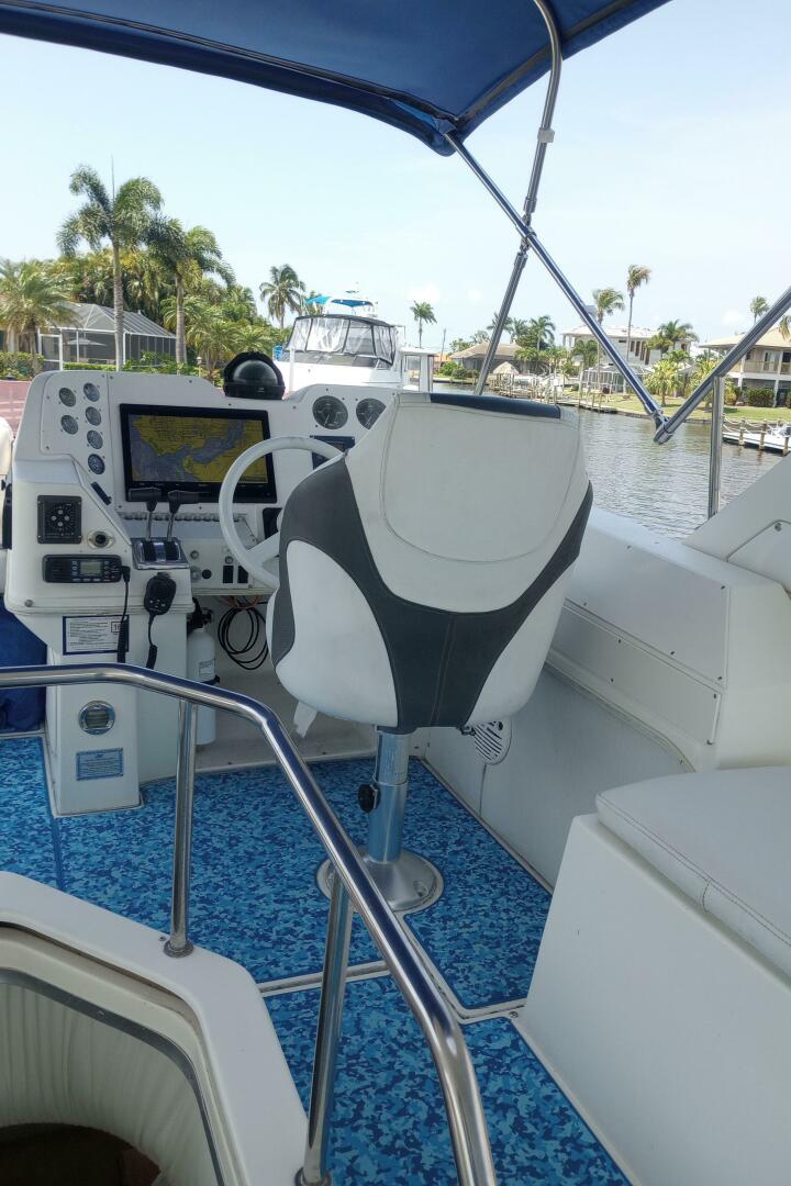 1991 Cruisers 385 - Image 10