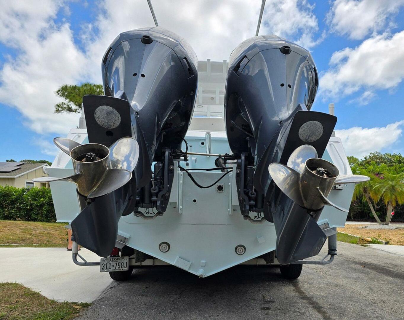 2012 Contender Custom 33 Center Console - Image 32