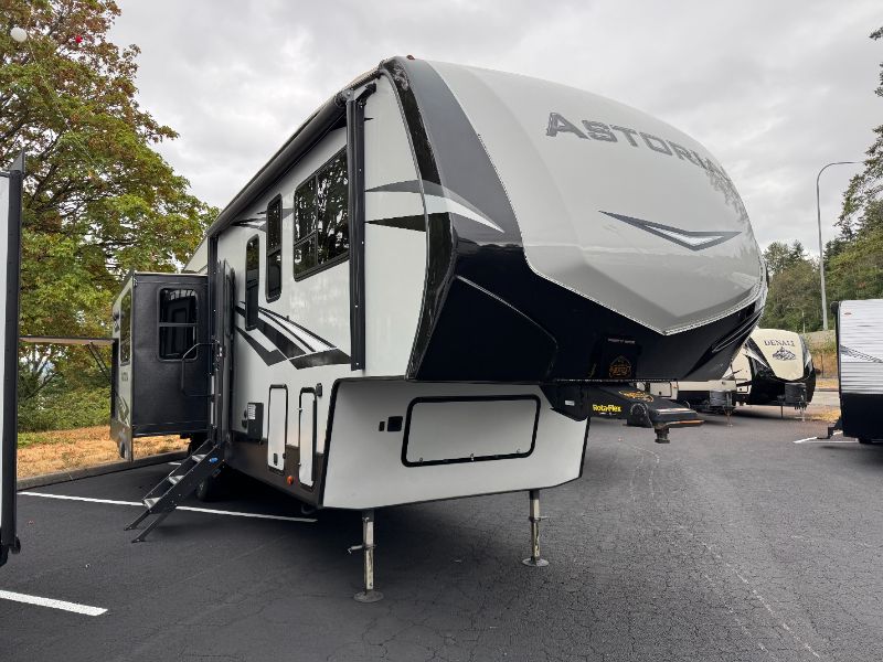 2020 Dutchmen Astoria 3003RLF - Image 1
