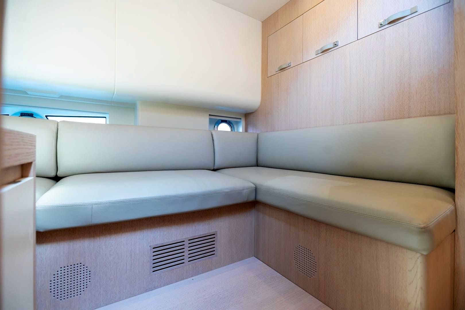 2021 Solaris - Image 4