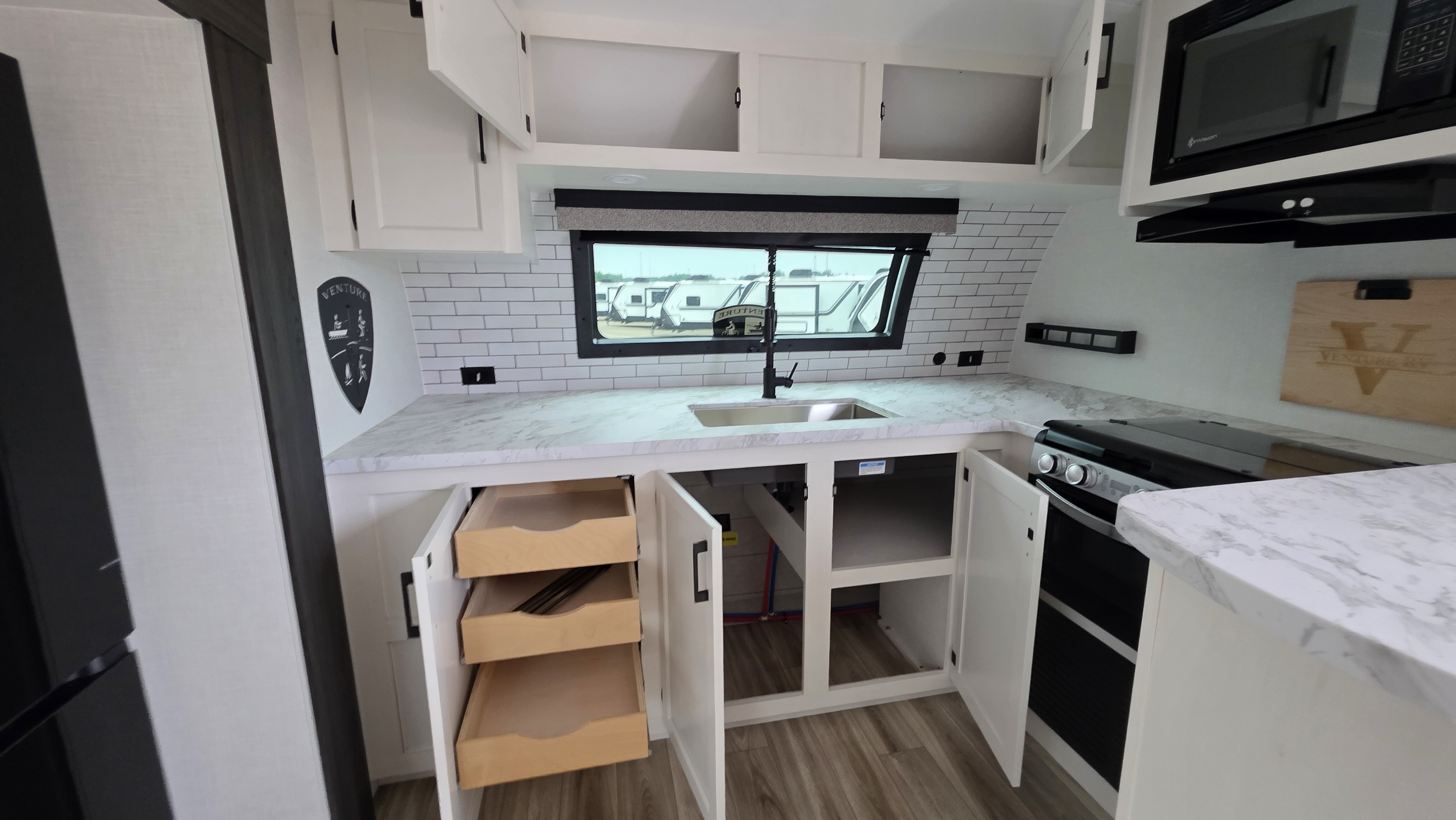 2027 VENTURE RV STRATUS 262VFK - Image 22