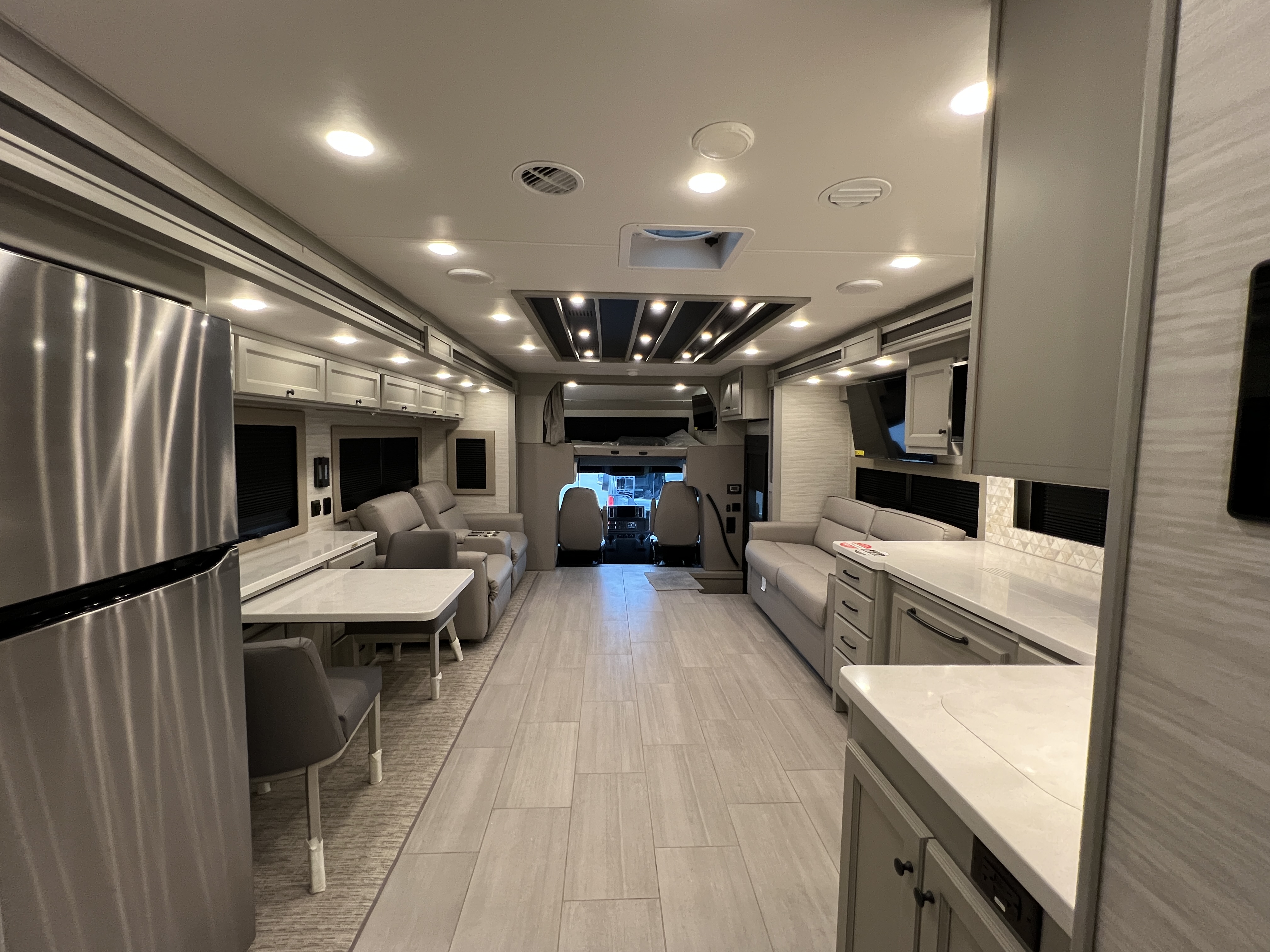 2027 Tiffin Allegro Bay 38 AB - Image 4