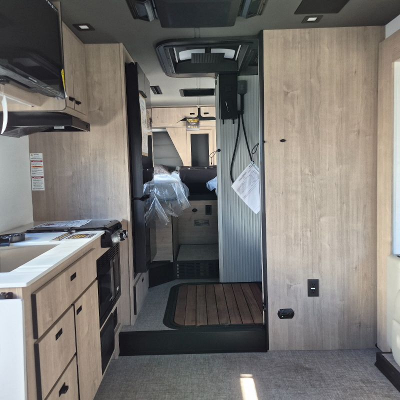 2026 Grand Design Lineage Series M 25TK - Image 8