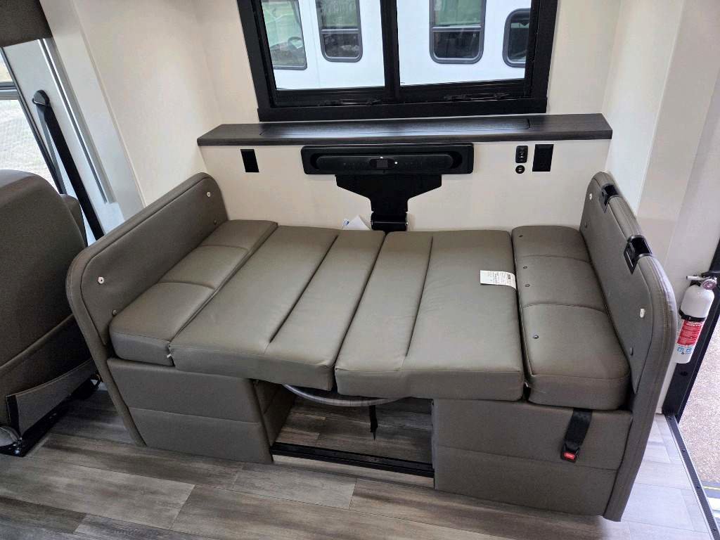 2026 JAYCO PRECEPT 31UL - Image 27